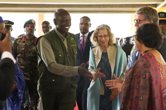 Inger Andersen, Executive Director, UNEP, introduces William Ruto, President of Kenya to INC Chair Gustavo Meza-Cuadra, Peru, and Jyoti Mathur-Filipp, Executive Secretary, INC Secretariat 