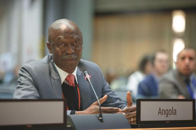 Santos Virgílio, Angola 