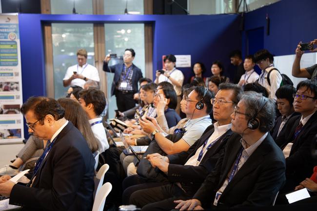 View of the room - OECC Japan - Side Event COP28 - 3 Dec 2023 - Photo