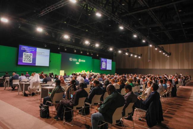 View of the room during informal negotiations on rules, modalities and procedures for the mechanism established by Article 6, paragraph 4, of the Paris Agreement