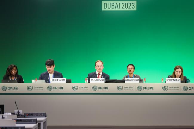 View of the dais during informal negotiations on rules, modalities and procedures for the mechanism established by Article 6, paragraph 4, of the Paris Agreement