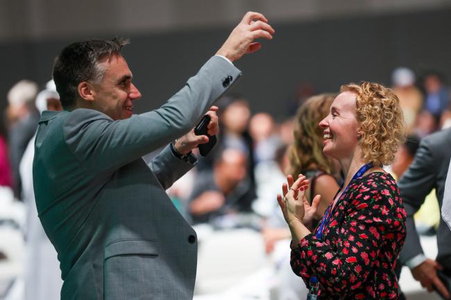 Felix Wertli, Switzerland, and Jennifer Allan, IISD/ENB