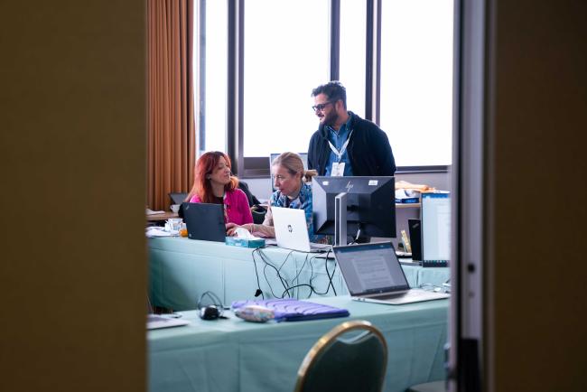 UNEPMAP staff working to finalise documents before the afternoon session5