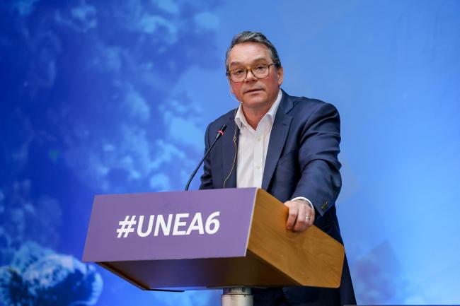 Alex Threlfall, Reuters