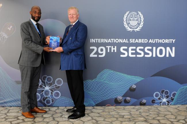 Francis Winston Changara, Zimbabwe, and Michael Lodge, ISA Secretary-General