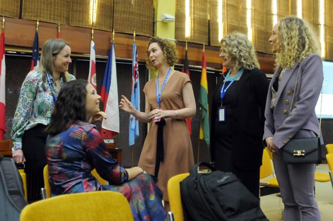 Samantha Watts and Amber Cobley, UK; Alison Swaddling, Alison Swaddling, Commonwealth Secretariat; Samantha Smith, Belgium; and Noémie Wouters, ISA Secretariat