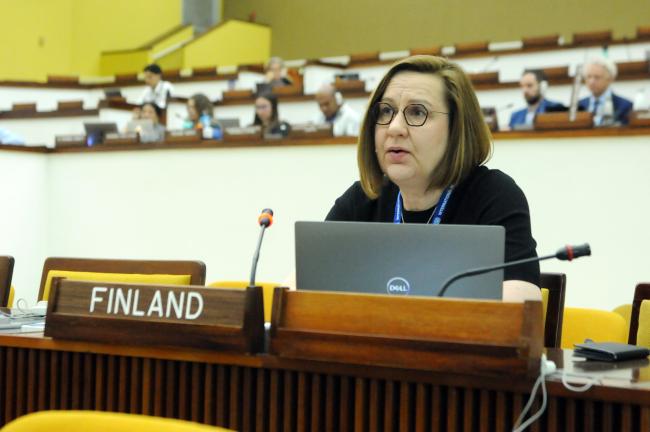 Sari Mäkelä, Finland