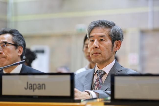 Ken Okaniwa, Japan