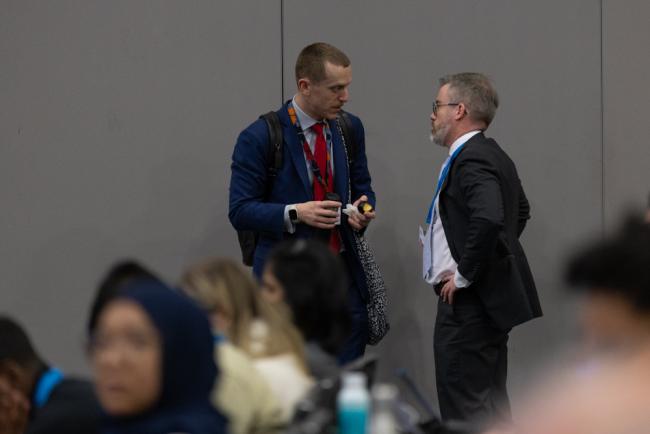 Gene Smilansky, US, speaks with Sverre Thomas Jahre, Norway