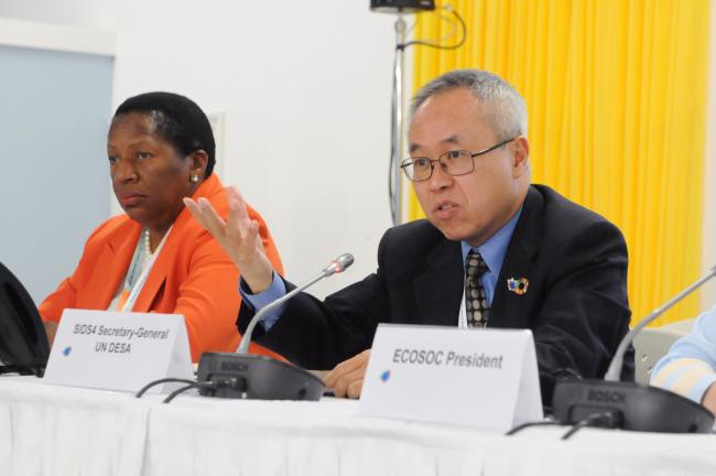 Li Junhua, Secretary-General of the 4th SIDS Conference