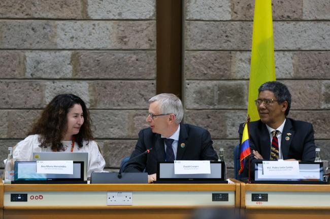 From L-R: Ana María Hernández, Senior Advisor to the COP 16 Presidency; David Cooper, Acting Executive Secretary, CBD; and Pedro León Cortés Ruíz, Ambassador of the Repcublic of Colombia to Kenya