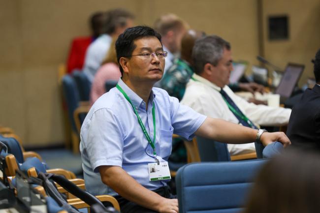 Hao Huang, China