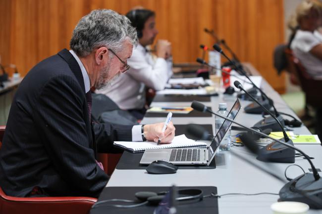 Peter Dawson, New Zealand, taking notes 