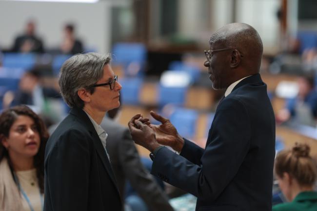 Delegates between sessions