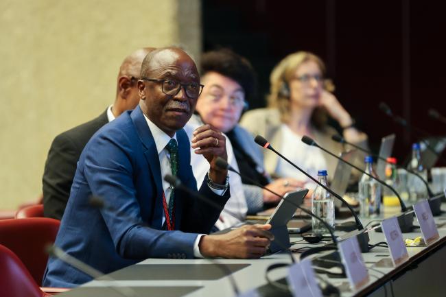 Santos Virgilio, Angola
