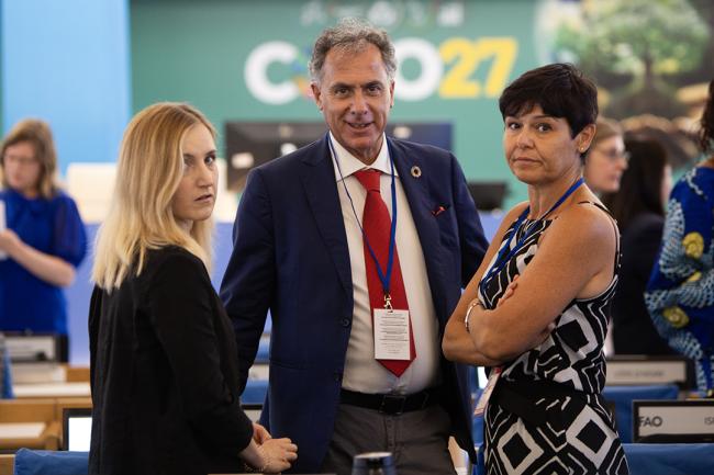 Around the Venue 26 - COFO27 - 22Jul2024