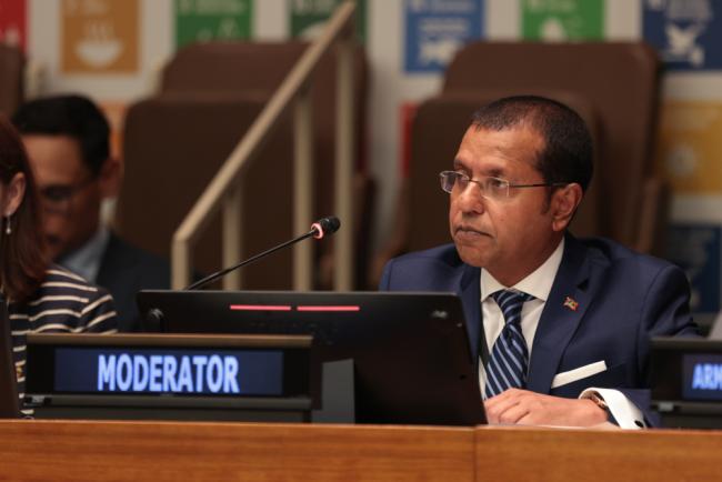 Moderator Ali Naseer Mohamed, Permanent Representative of Maldives to the UN
