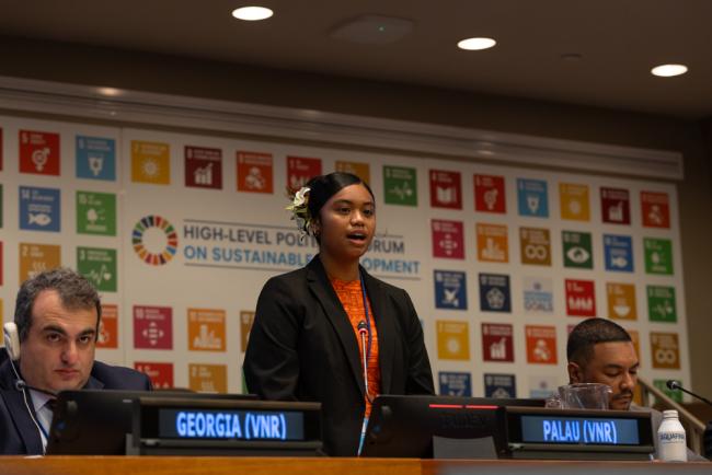The VNR presentations open with a traditional song from the representative of Palau