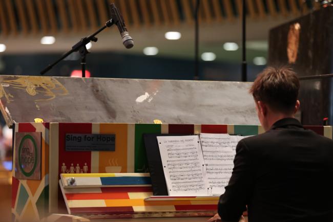 The performance is accompanied by pianist Bryan Wagorn