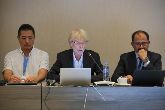 L-R: Co-Chair of the Task Force on Greenhouse Gas Inventories (TFI) Takeshi Enoki, Japan, WGIII Vice-Chair Jan Fuglestvedt, Norway, and Co-Chair of the TFI Mazhar Hayat, Pakistan