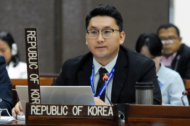 Moon Su Park, Republic of Korea