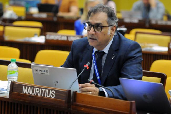 Rezah Badal, Mauritius