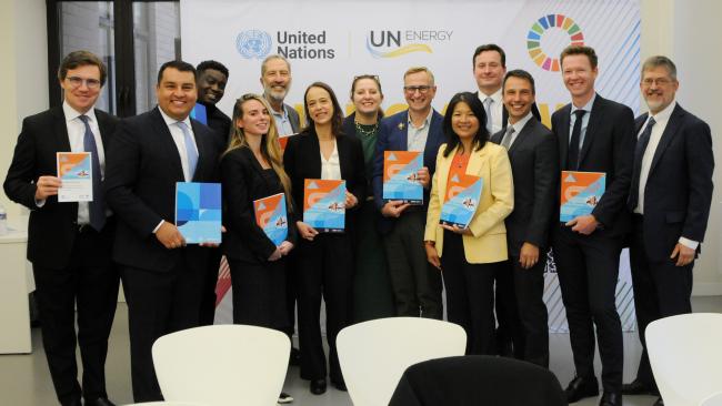 Group photo of the session Report Launch: ‘Mobilizing Investment for the Developing World’s Sustainable Cooling Needs’