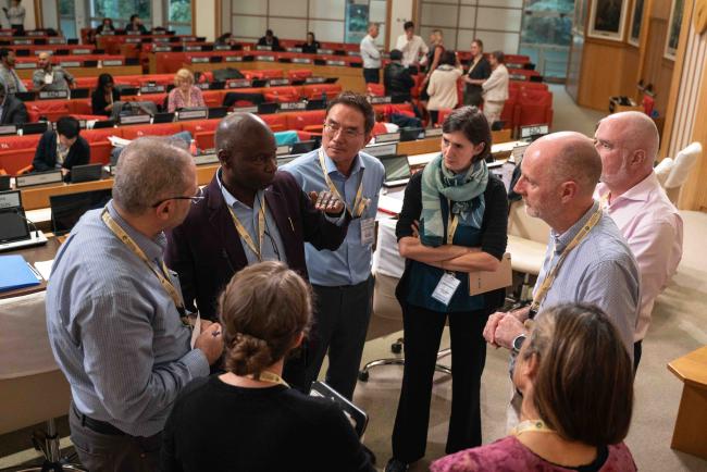 Regional Huddle with Co-Chair Michael - ITPGRFA OEWG12 - 17Sep2024 – photo