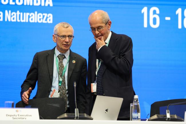 David Cooper, CBD Deputy Executive Secretary, and SBI 5 Secretary Neil Pratt