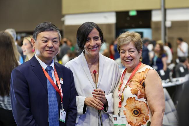 From L-R: COP 15 President Huang Runqiu, China; María Susana Muhamad González, Minister of Environment and Sustainable Development, Colombia; and Gloria Inés Ramírez Ríos, Colombia