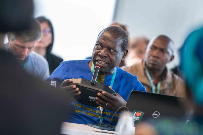 Participants posing questions to the panelists - FERI forests-23oct24-photo
