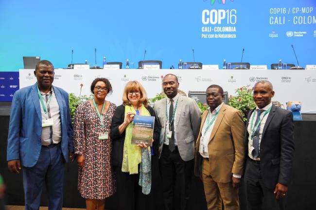 Astrid Schomaker, CBD Executive Secretary (middle), with the Gabonese delegation