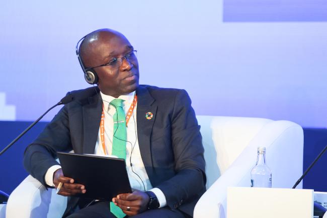 Laban Cliff, Moderator