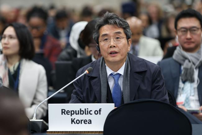 Hong Sik Cho, Republic of Korea