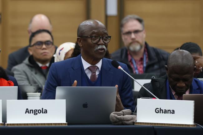 Santos Virgilio, Angola