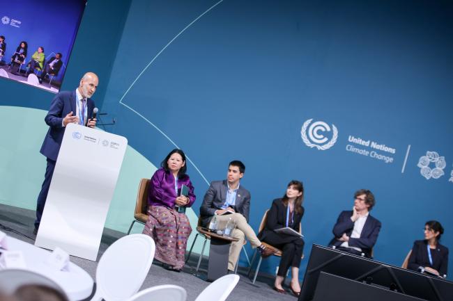 Hossein Fadaei, Head, EMG Secretariat, summarizing the key discussion points at the end of the session 