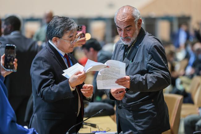 Zhenmin Liu, Special Envoy for Climate Change, China, with Diego Pacheco, Bolivia