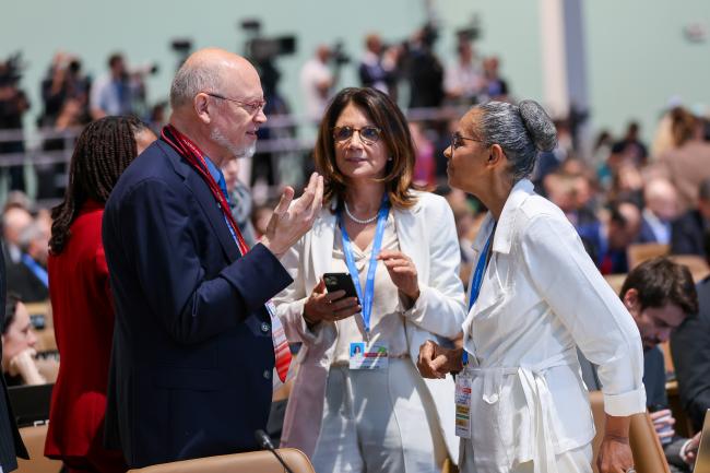 From L-R: Jean-Pascal van Ypersele, Belgium; Ana Toni, National Secretary for Climate Change, Brazil; and Marina Silva, Minister of the Environment and Climate Change, Brazil