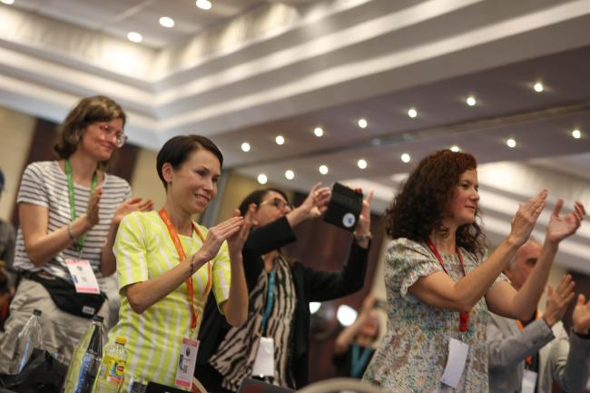 Delegates applaud
