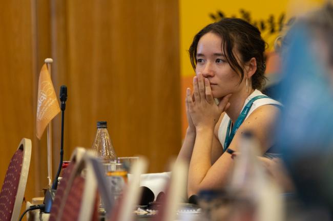 Delegates react