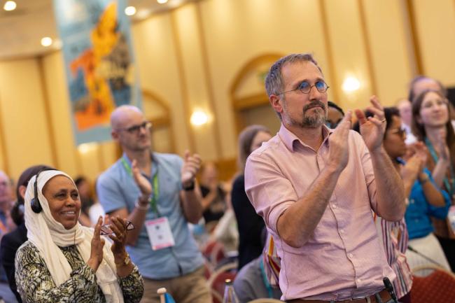 As the text to the Nexus Assessment is finally agreed, delegates give a standing ovation in appreciation of the work of the authors over the past three years