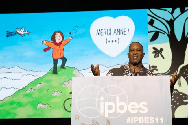 Luthando Dziba, IPBES Secretariat