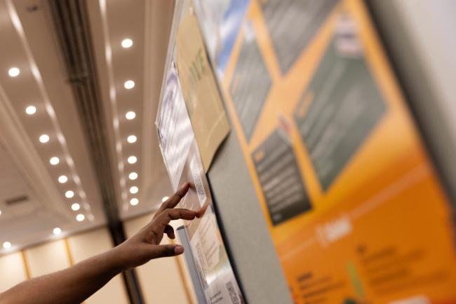 In the 'Marketplace of Ideas', delegates move between different stations to learn about the work of IPBES