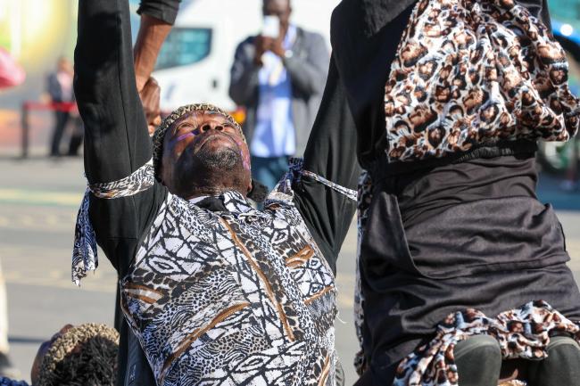 Kenyan Acrobat Performers 