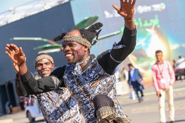 Kenyan Acrobat Performers 