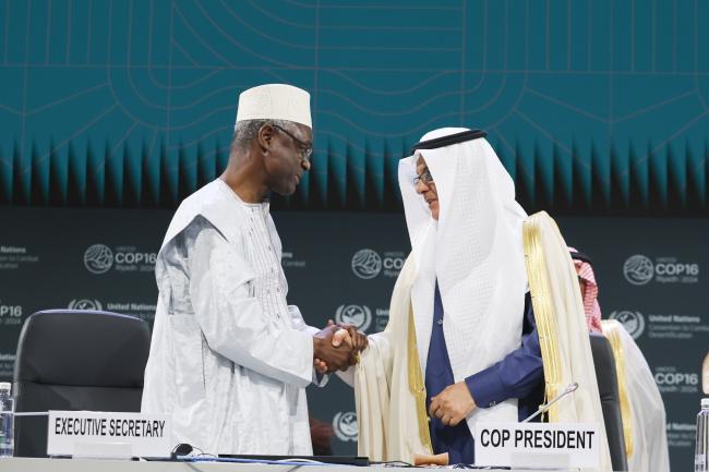 Ibrahim Thiaw, Executive Secretary, UNCCD, and COP 16 President Abdulrahman Abdulmohsen AlFadley 