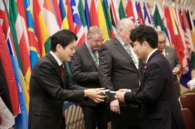 Takeharu Yamanaka and Hirofumi Takinami