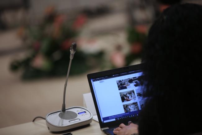 A delegate vieiwing ENB website