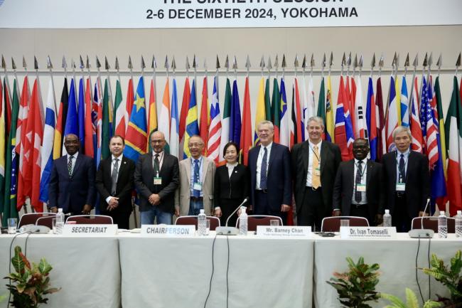 A group photo featuring the speakers at the end of the Annual Market Discussion.