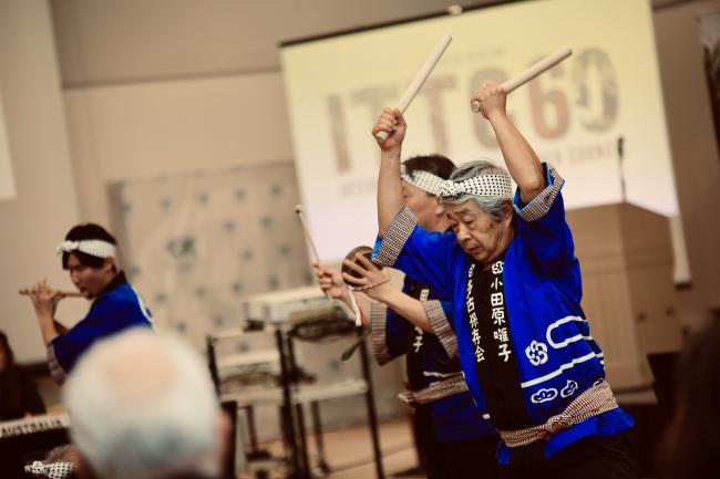  Performers open the ITTC60 morning session with a traditional Japanese act.